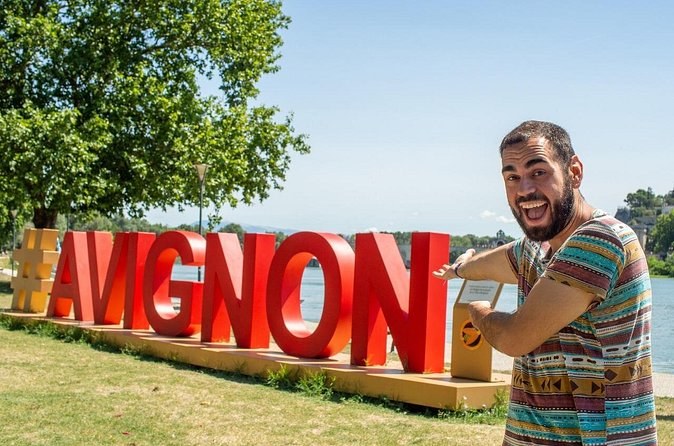 Hello Avignon: Private 2-Hour Intro City Walk with Local Guide